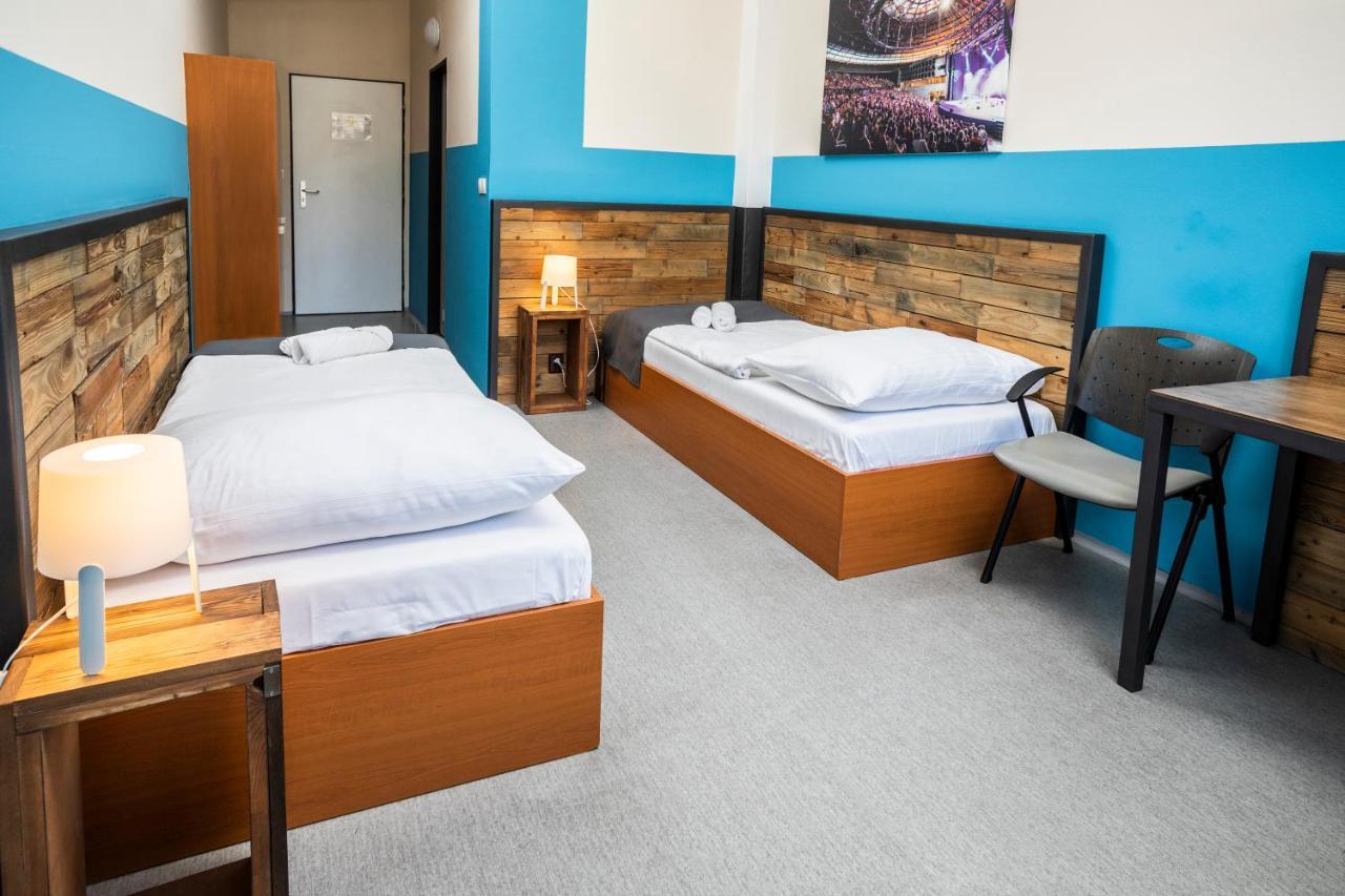 Hotel Vp1 ออสตราวา ภายนอก รูปภาพ