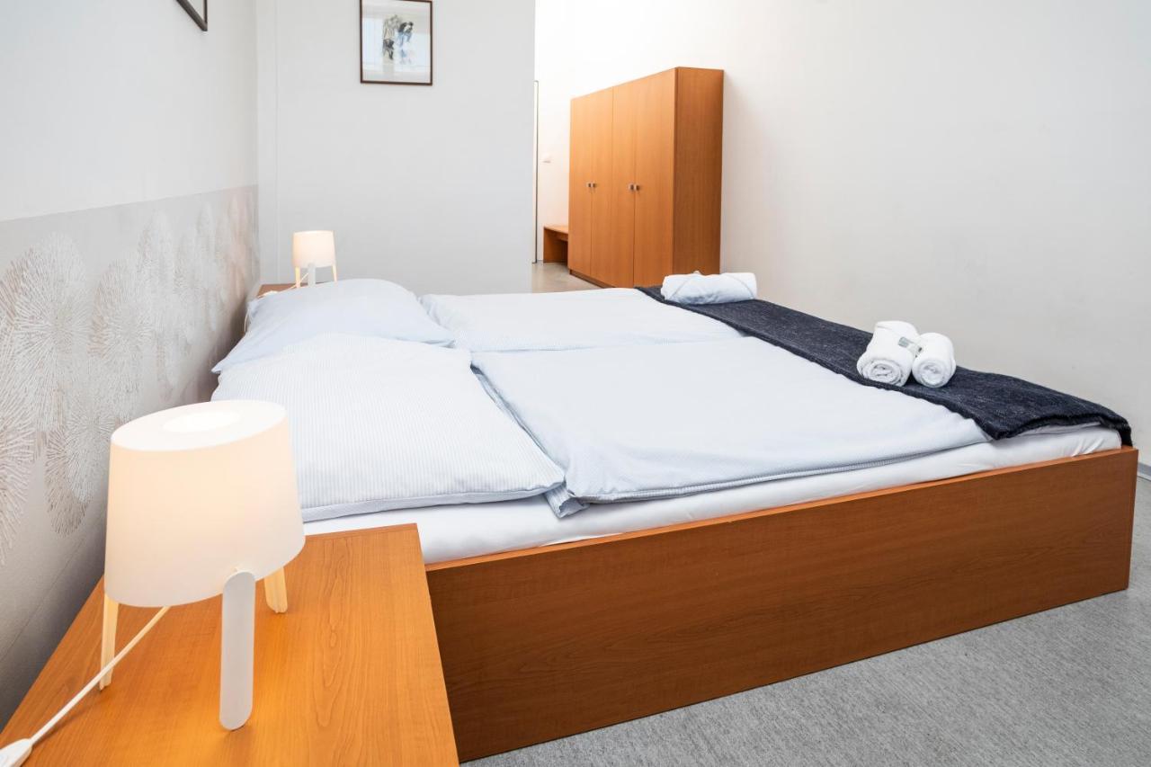 Hotel Vp1 ออสตราวา ภายนอก รูปภาพ